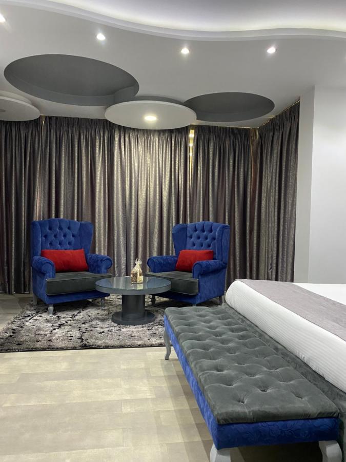 New W Hotel Tiranë Luaran gambar