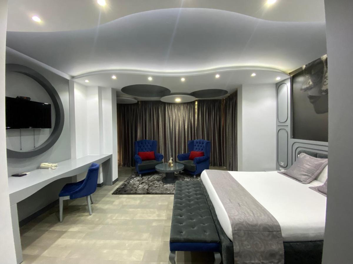 New W Hotel Tiranë Luaran gambar