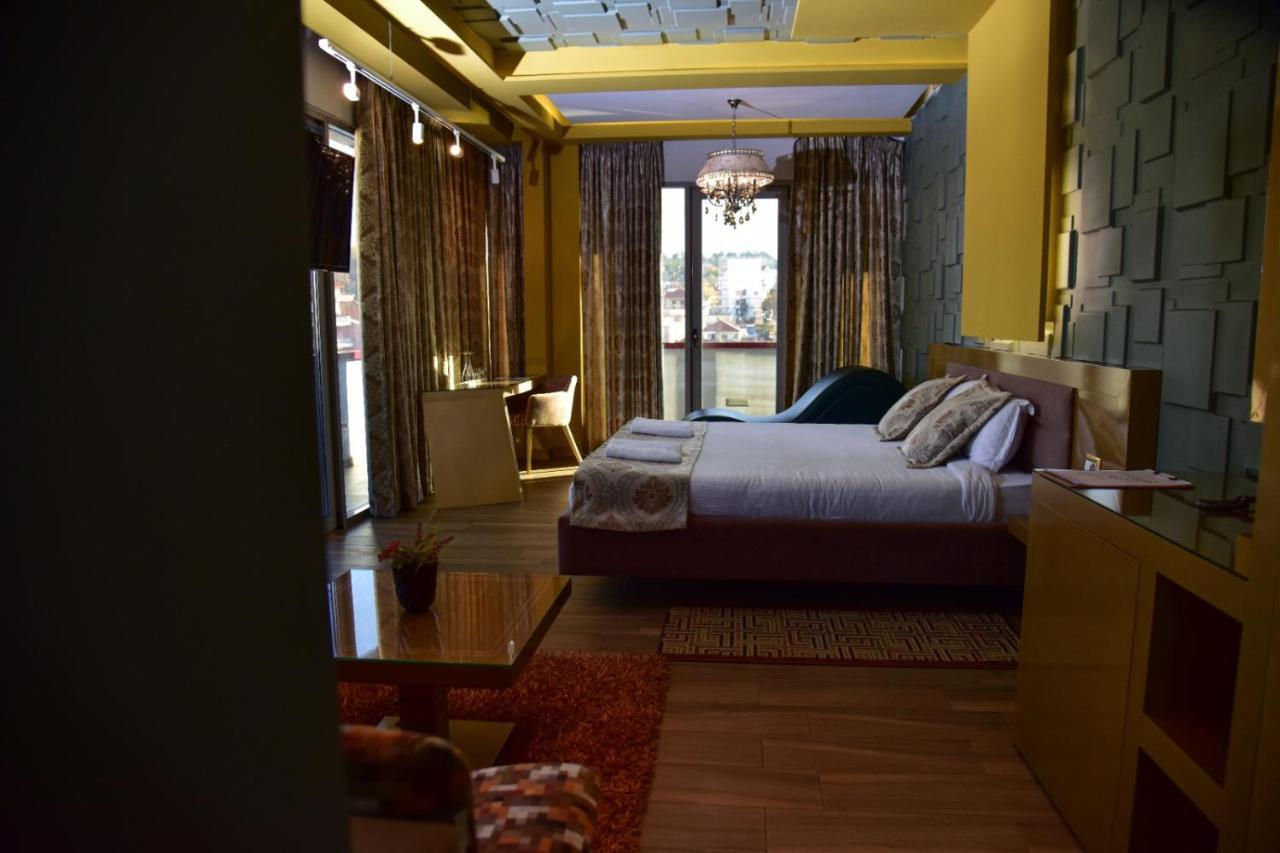 New W Hotel Tiranë Luaran gambar