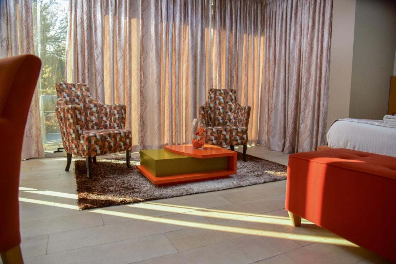 New W Hotel Tiranë Luaran gambar