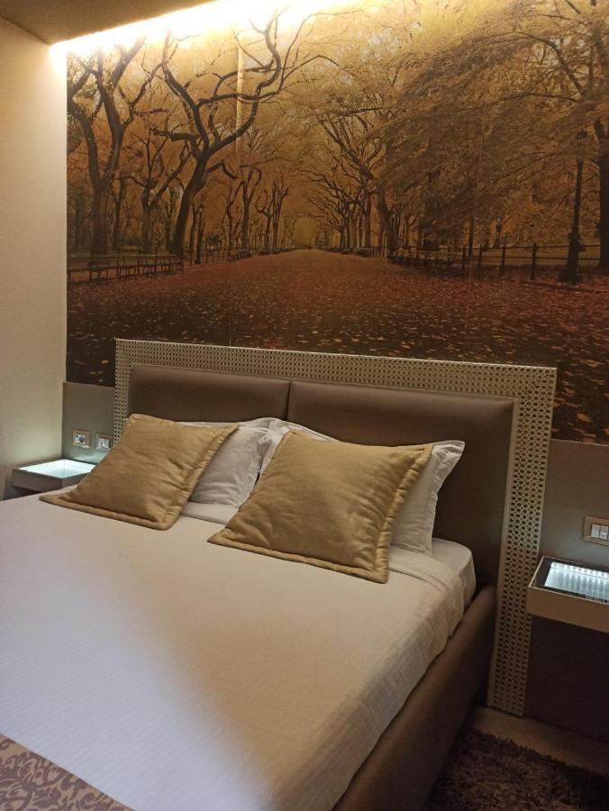 New W Hotel Tiranë Luaran gambar