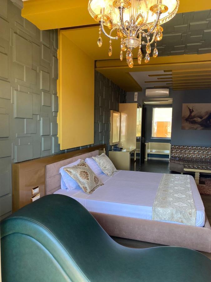 New W Hotel Tiranë Luaran gambar