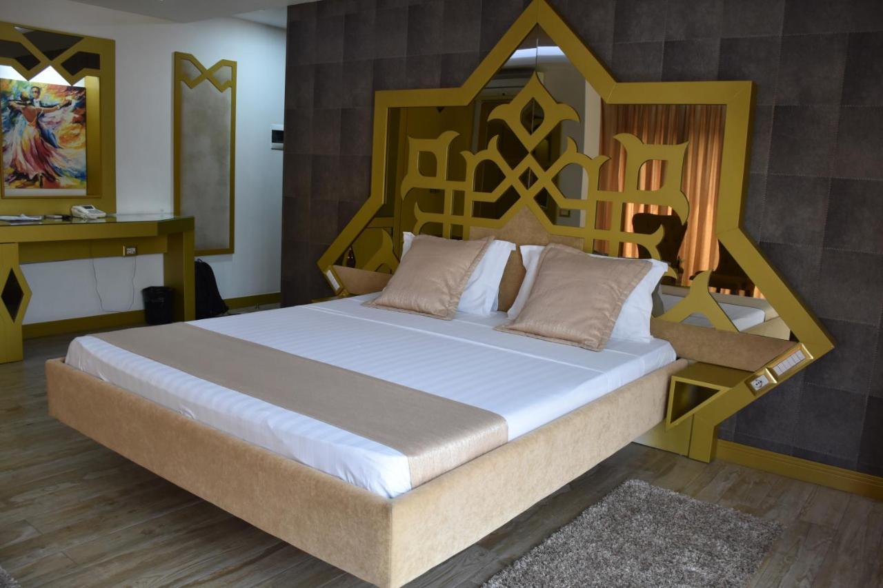 New W Hotel Tiranë Luaran gambar