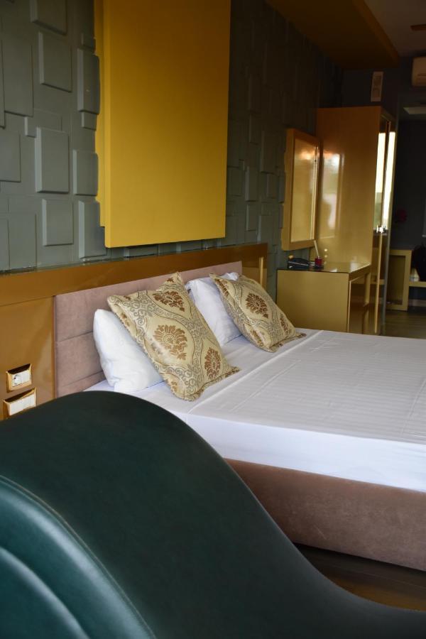 New W Hotel Tiranë Luaran gambar