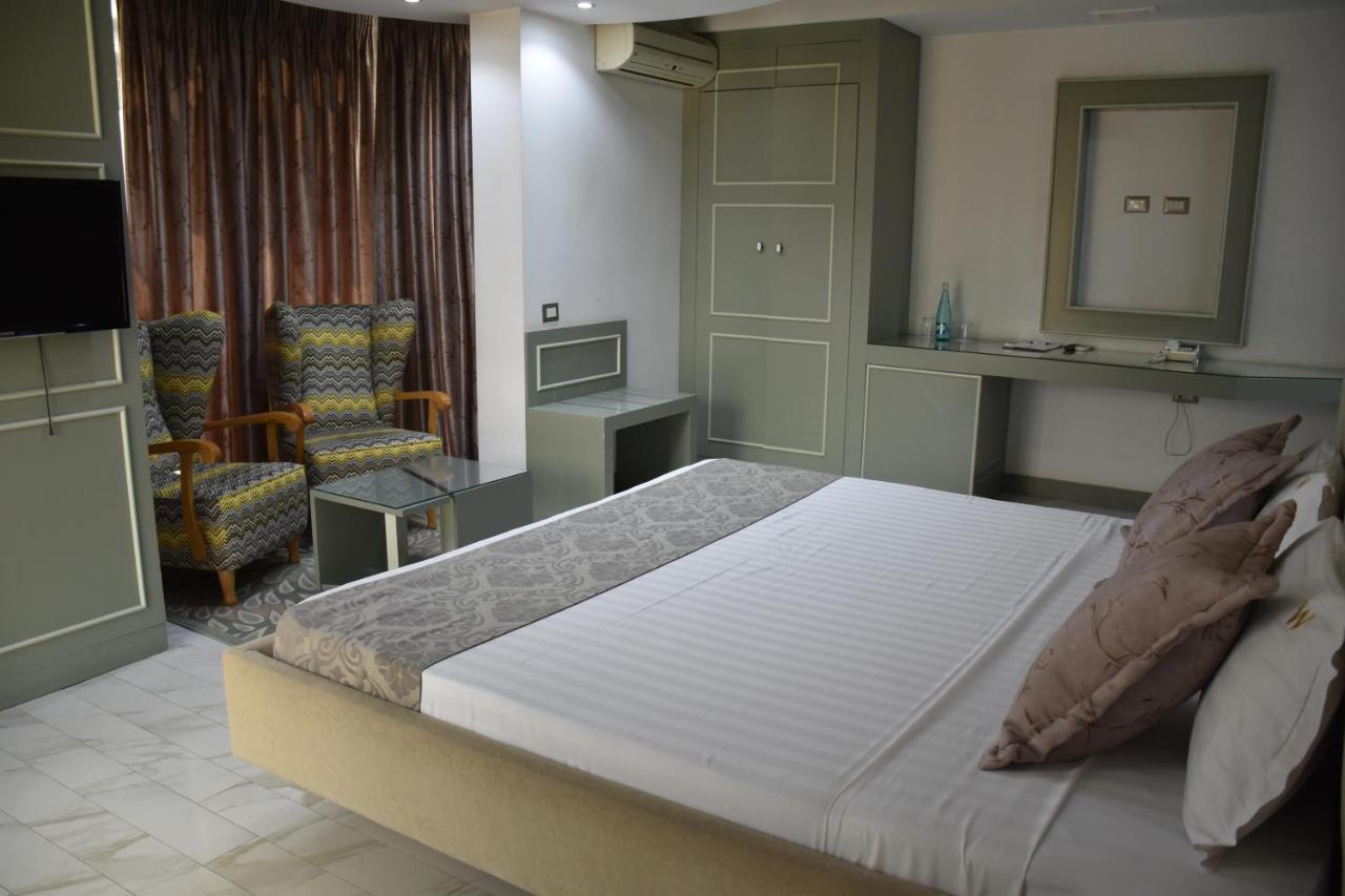 New W Hotel Tiranë Luaran gambar