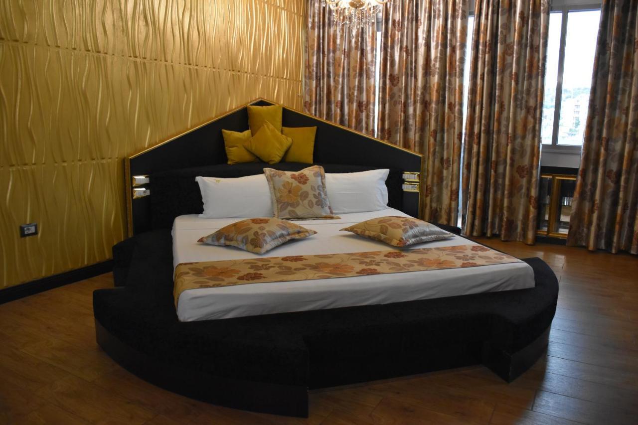 New W Hotel Tiranë Luaran gambar
