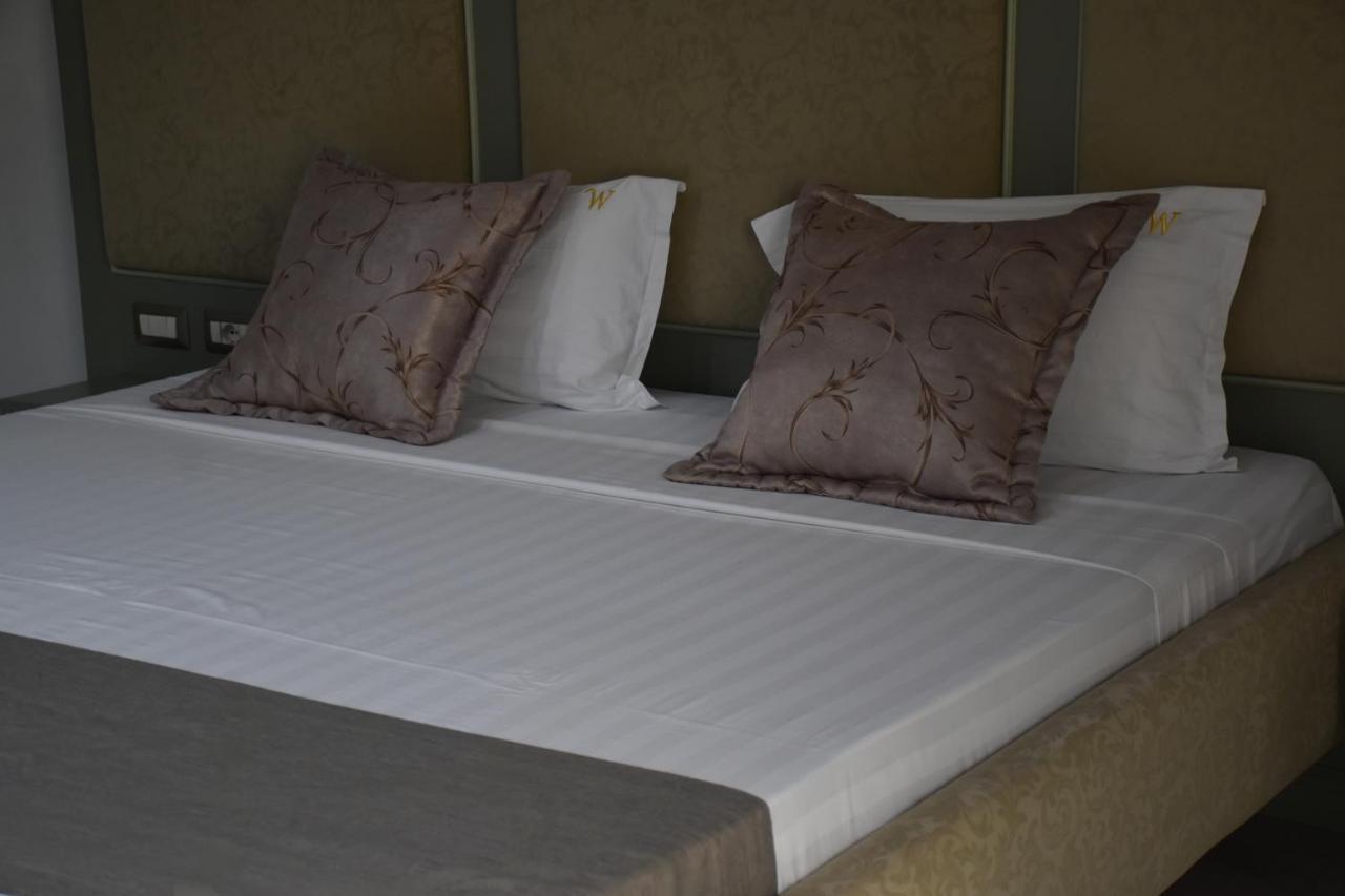 New W Hotel Tiranë Luaran gambar