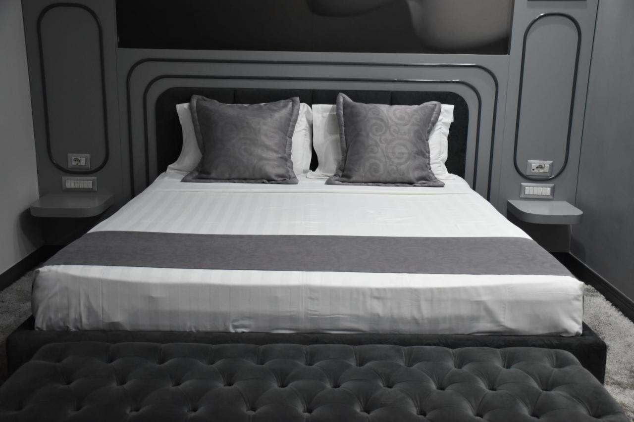 New W Hotel Tiranë Luaran gambar