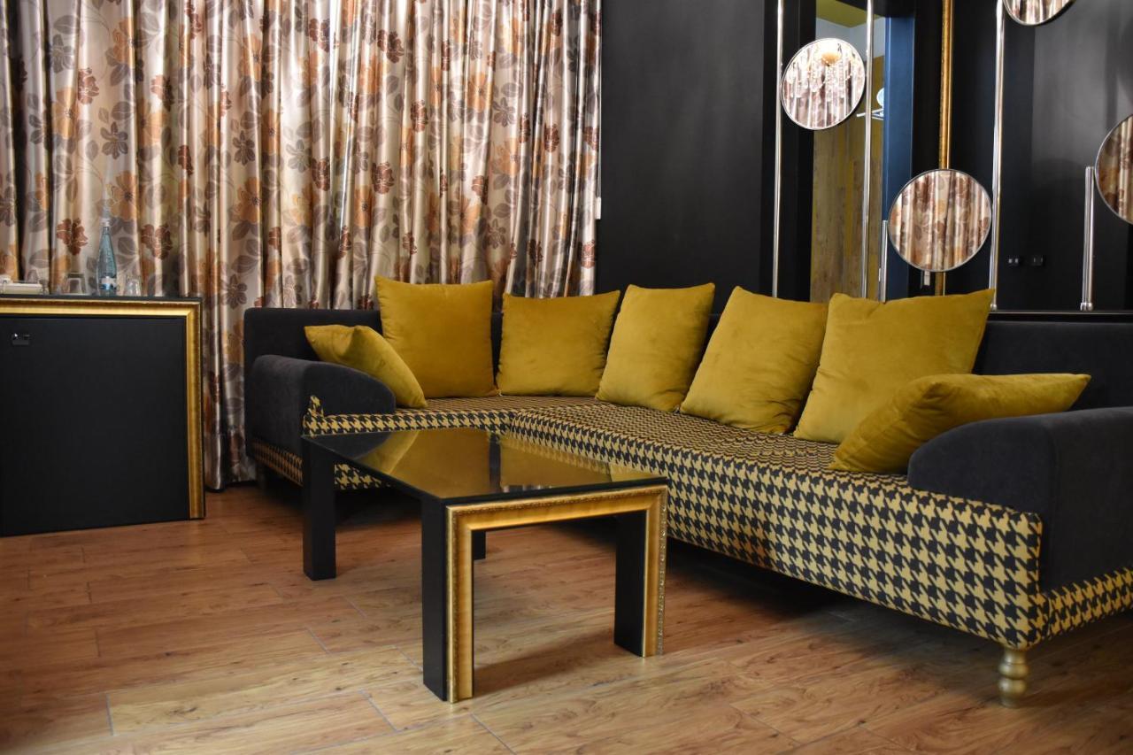 New W Hotel Tiranë Luaran gambar