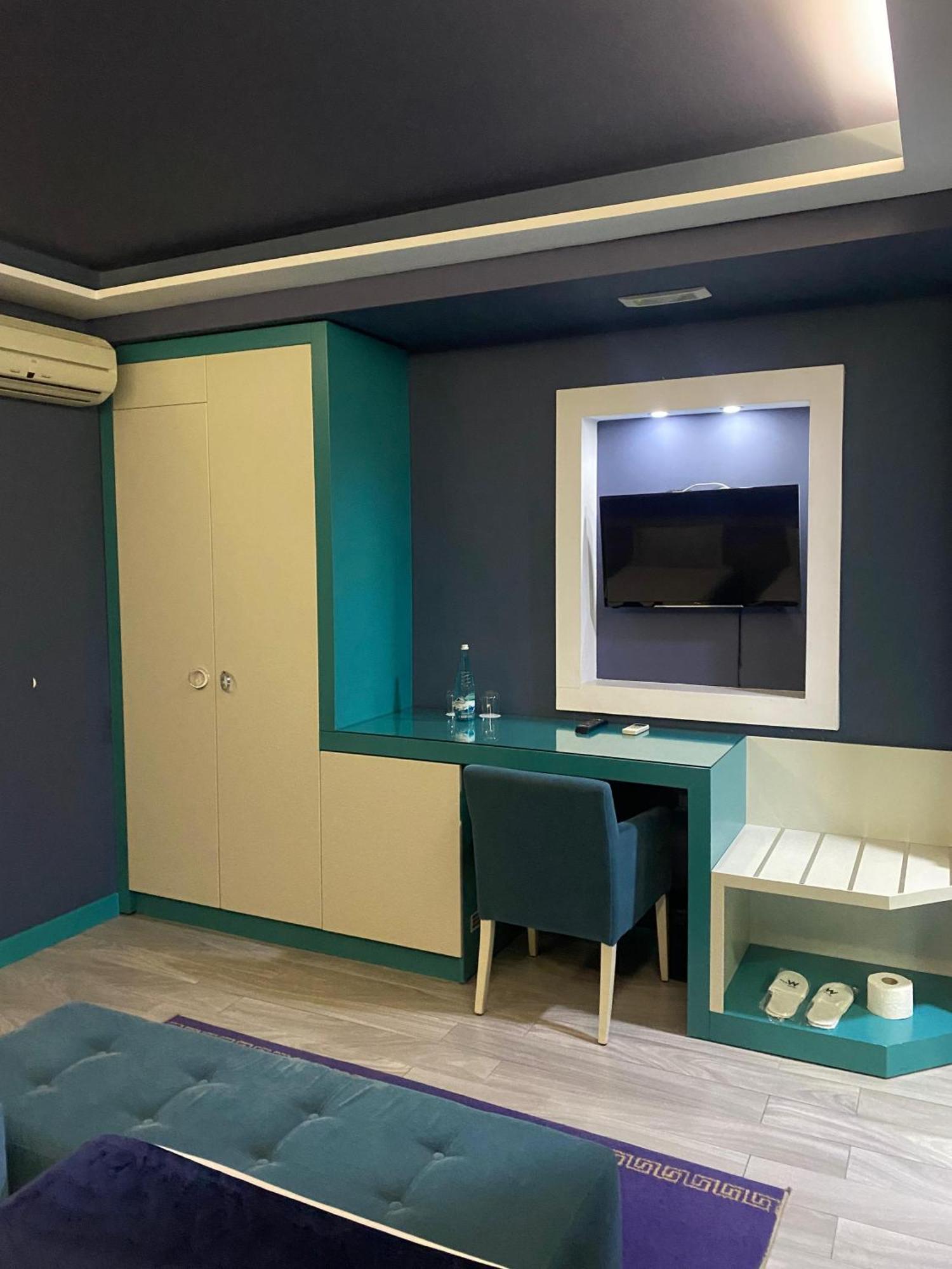 New W Hotel Tiranë Luaran gambar