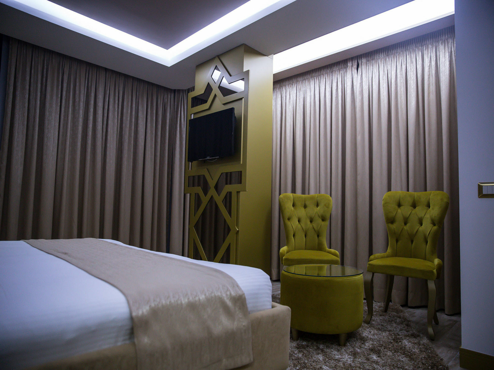 New W Hotel Tiranë Luaran gambar