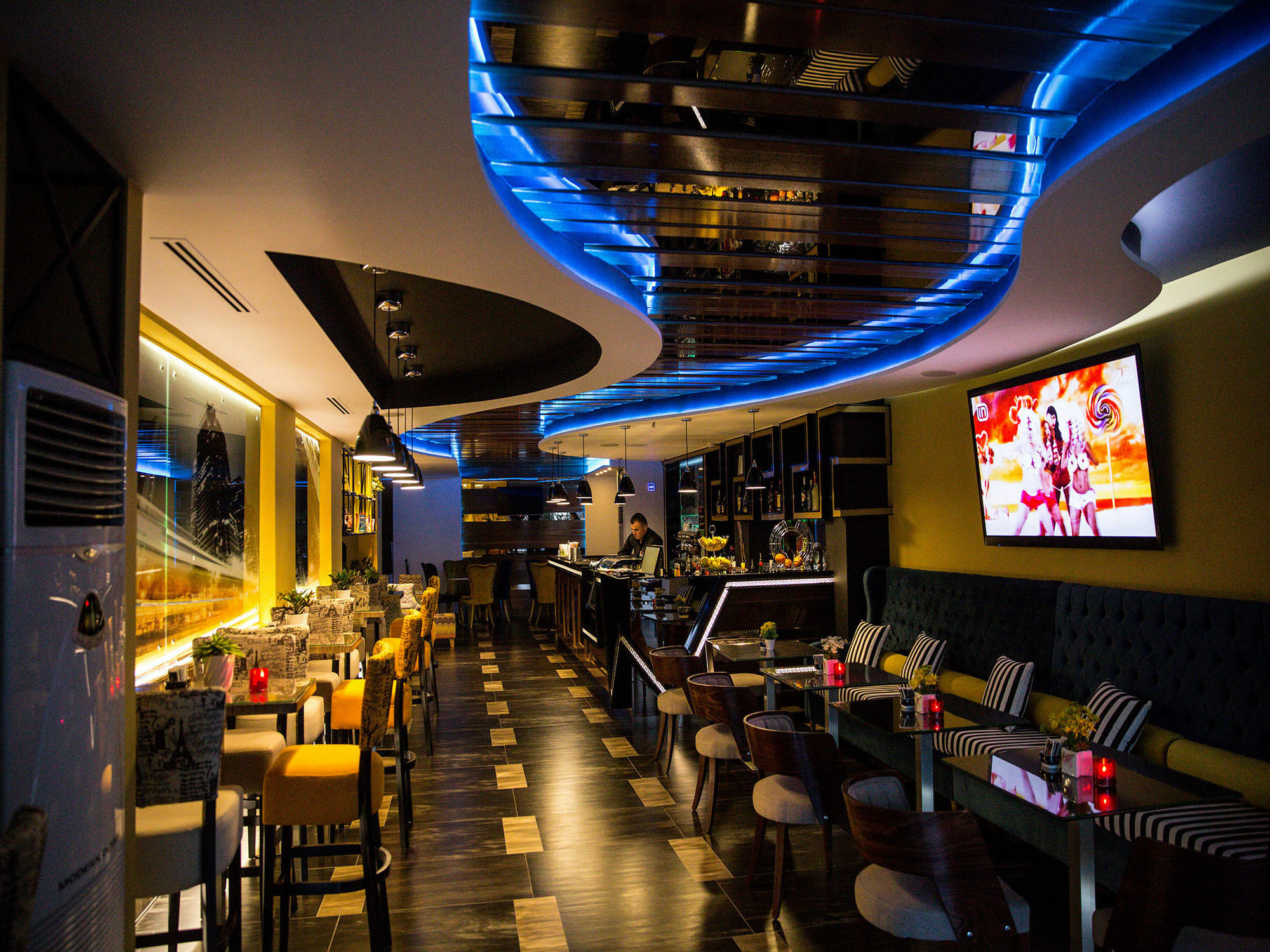 New W Hotel Tiranë Luaran gambar